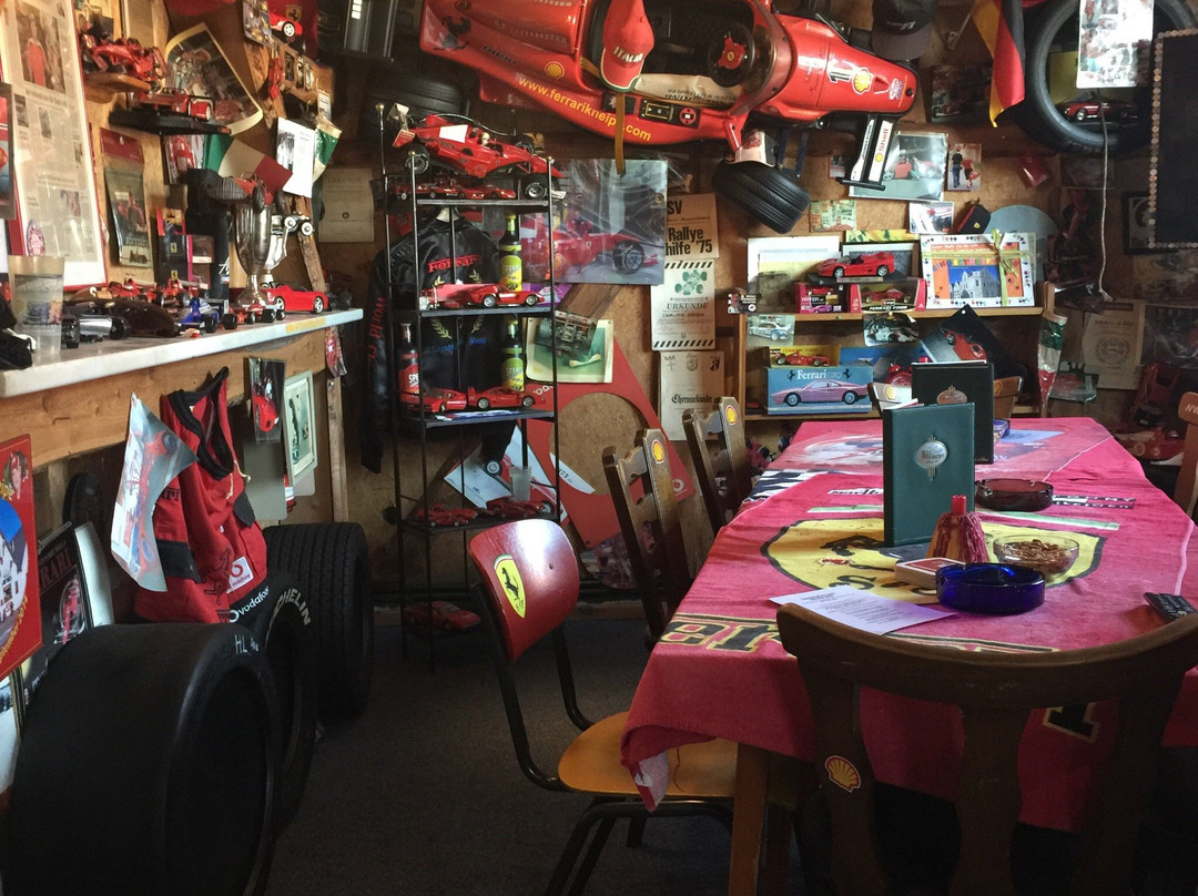 Ferrari und Formel 1 Kneipe-不来梅港必去景点