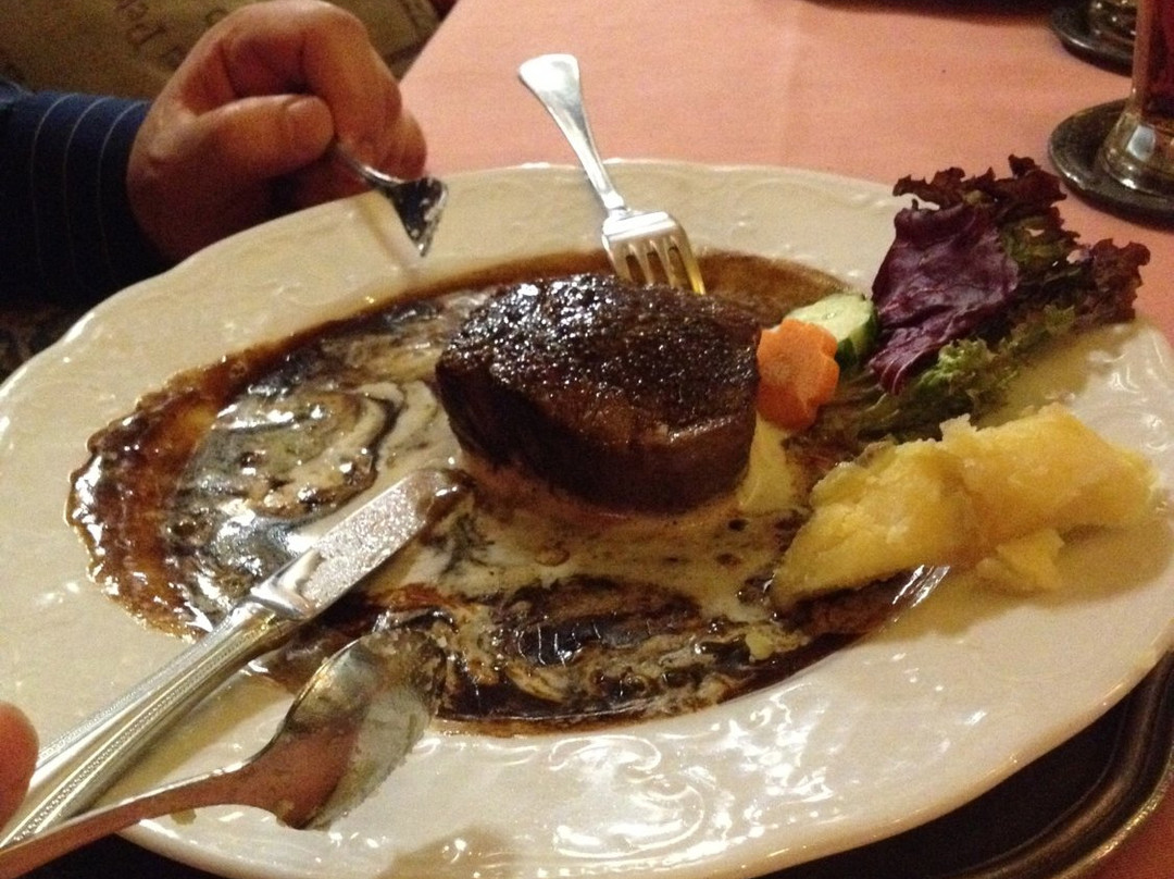 兰德罗曼酒店主图