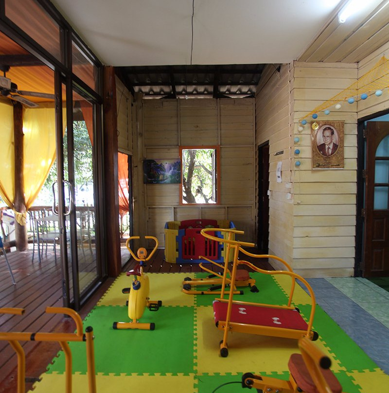 Playground and Cafe景点图片