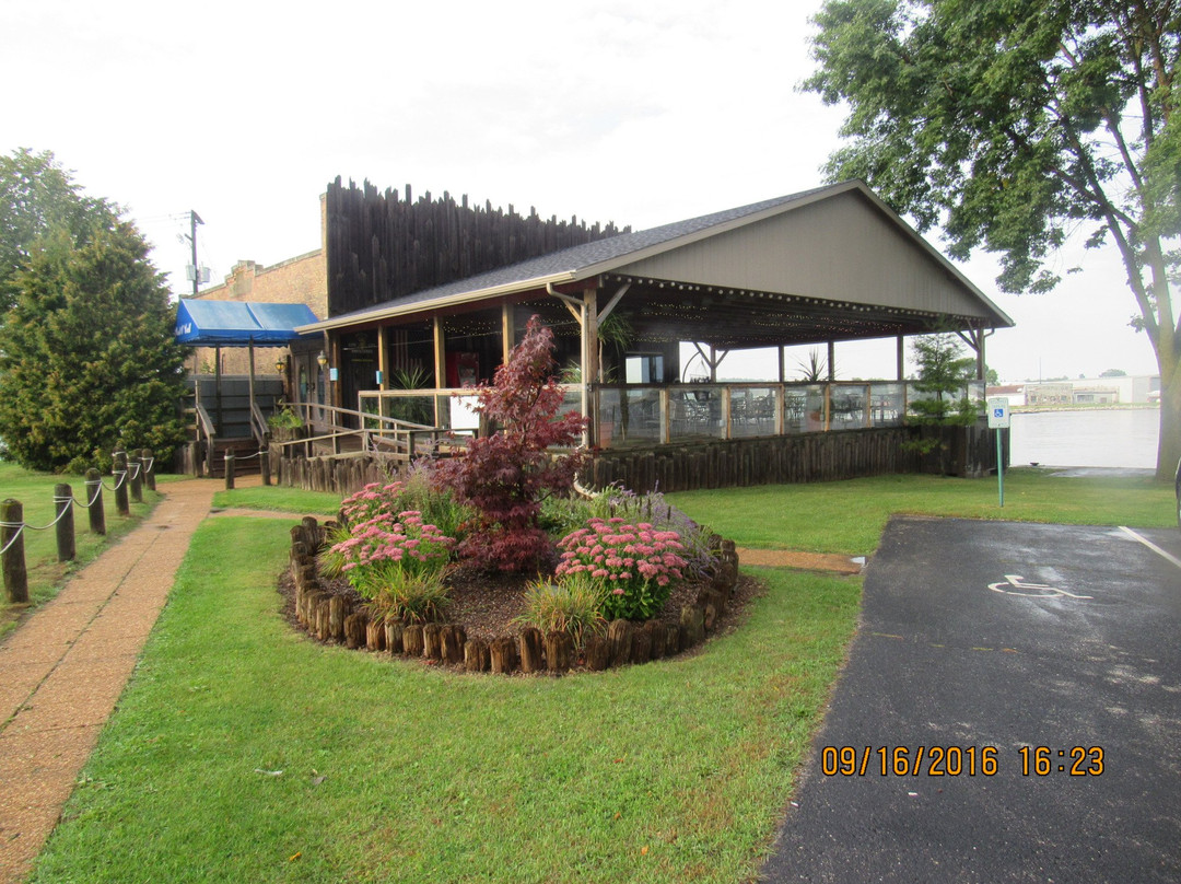 Kewaunee餐馆和美食-Port O' Call Harbor Center