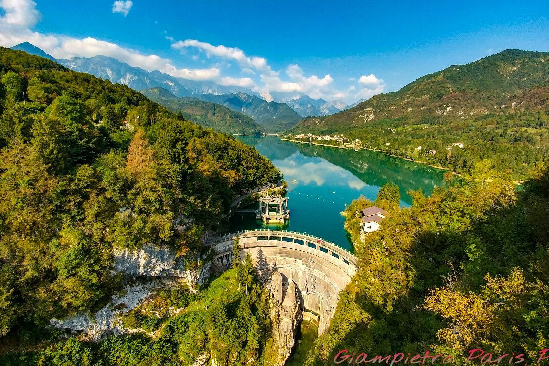 Lago di Barcis景点图片