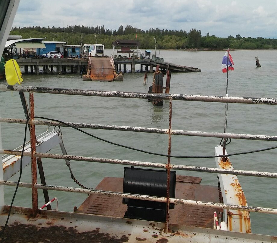 CenterPoint Ferry Pier-桐艾必去景点