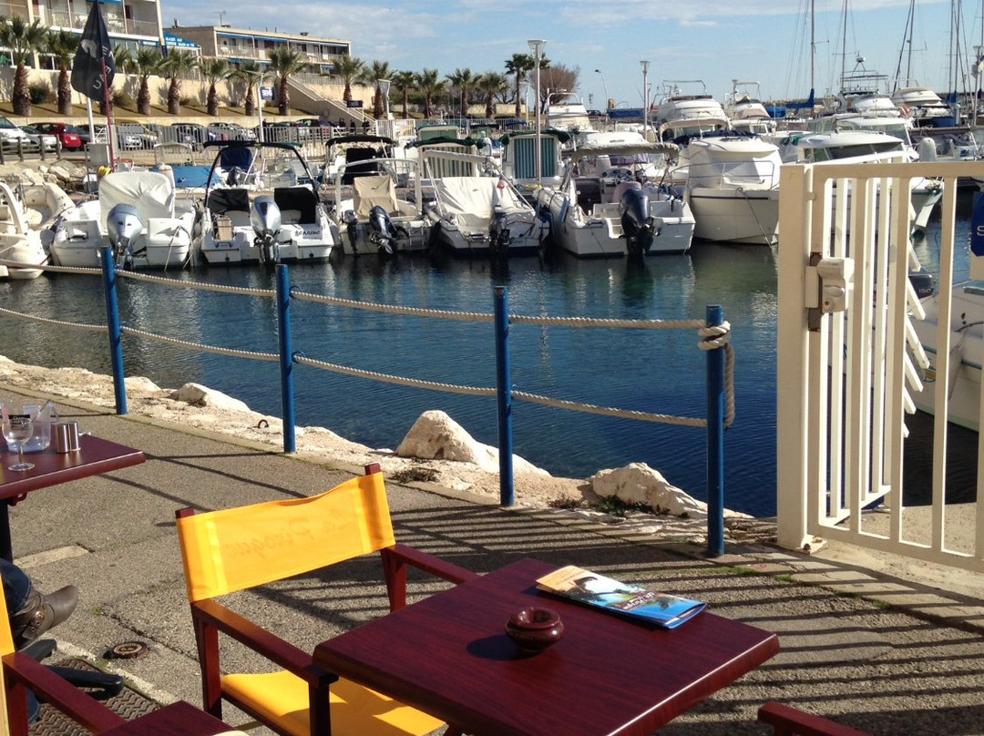 Sausset-les-Pins餐馆和美食-La Pirogue de Sausset