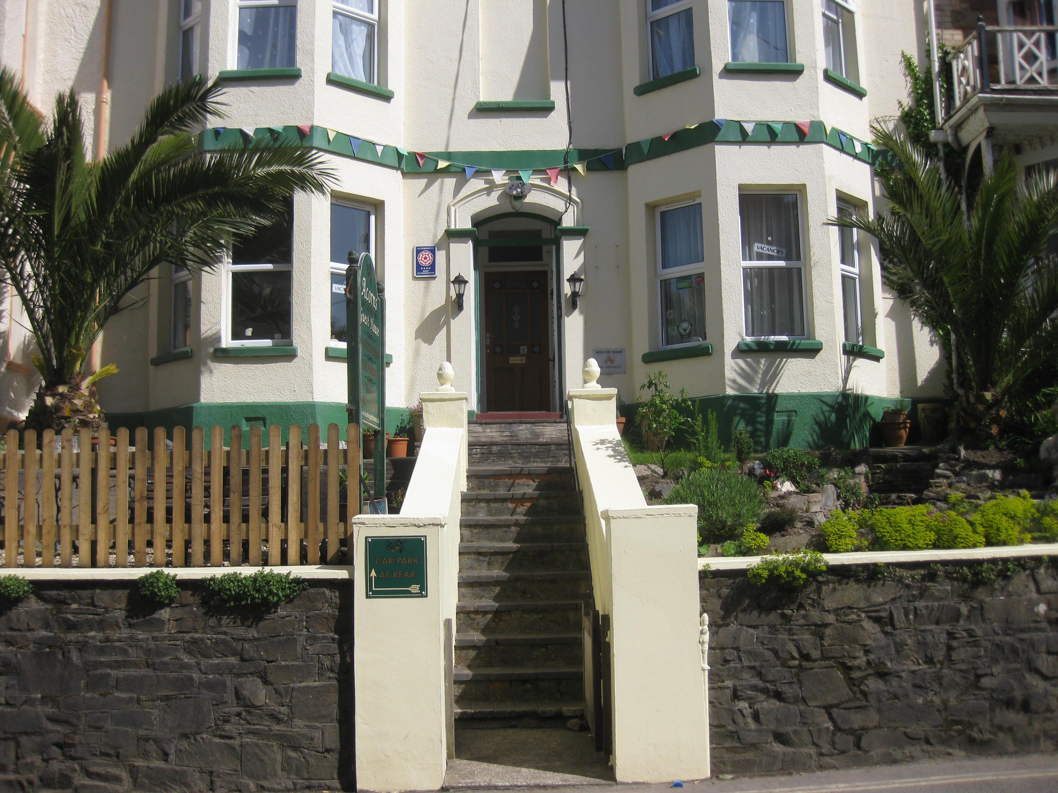 Acorns Guest House-官方