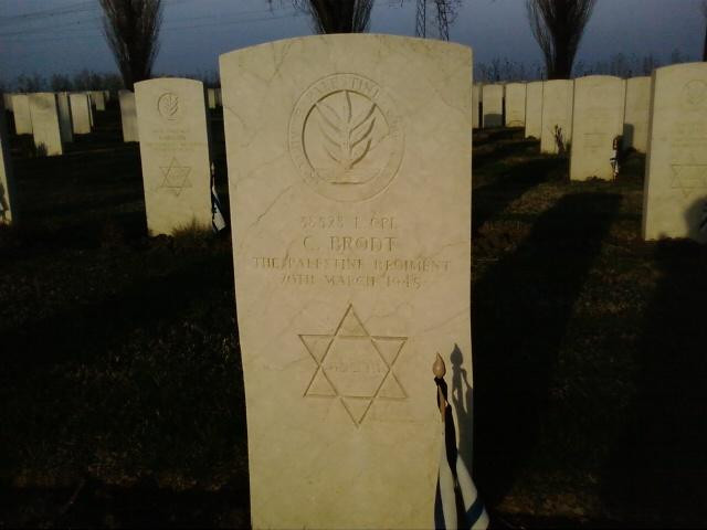 Ravenna War Cemetery景点图片