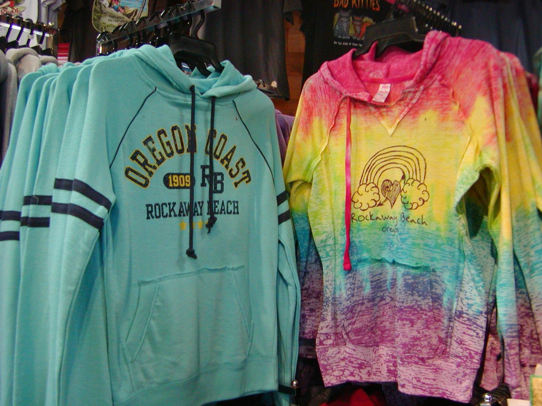 Flamingo Jim's-Rockaway Beach必去景点