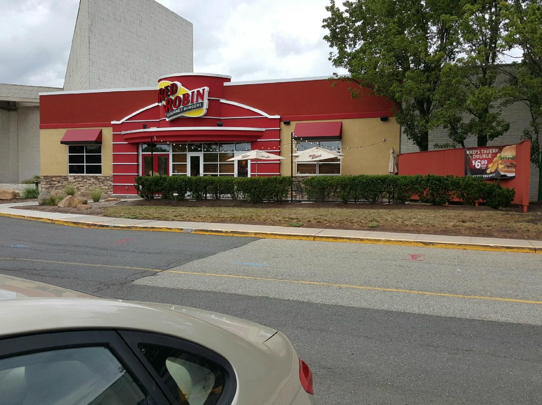 Red Robin Gourmet Burgers And Brews