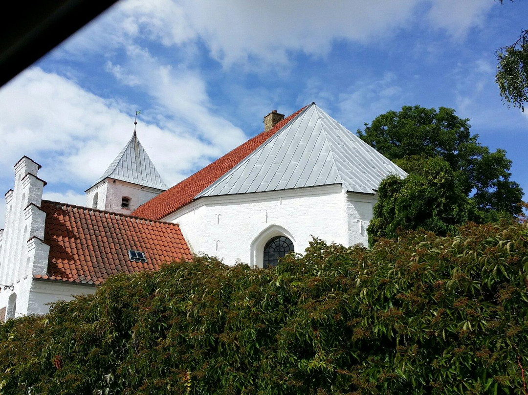 Tirstrup Kirke景点图片