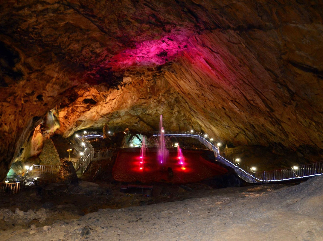 Yongyeon Cave-太白市必去景点