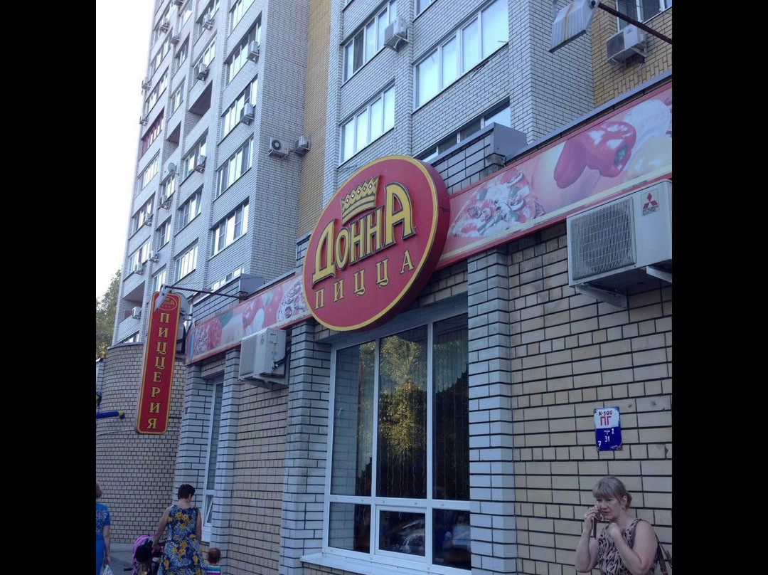 Donna-Pizza