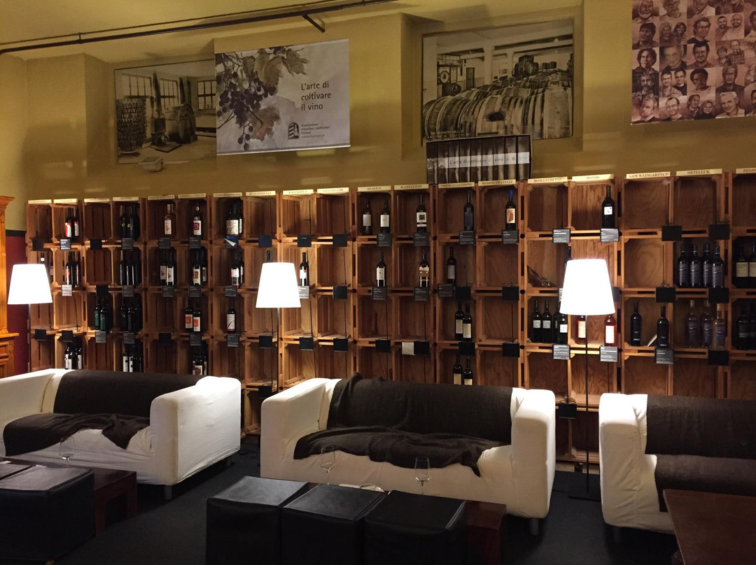 L'Enoteca di via Cantonale - Le Cantine Lucchini-卢加诺必去景点