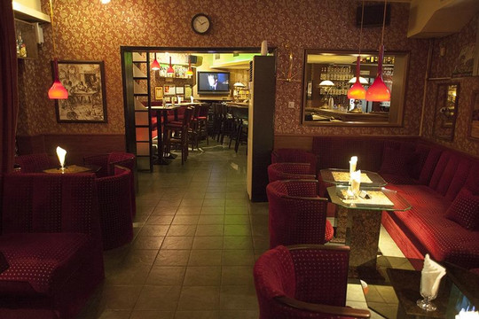 Pench's Club-瓦尔纳必去景点