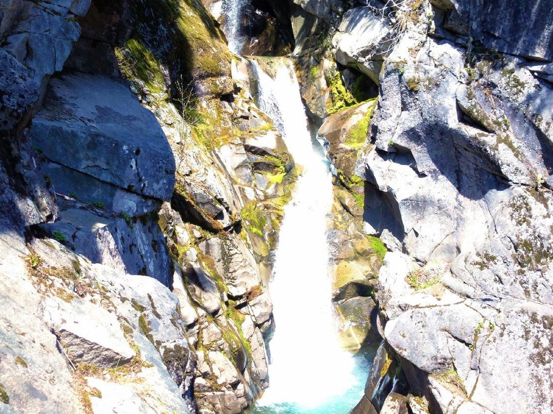 Christine Falls Viewpoint景点图片