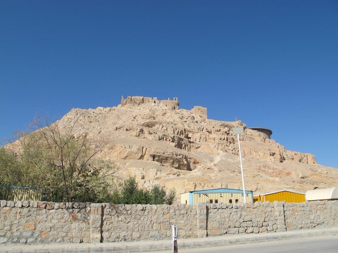 Atashgah - Zoroastrian Fire Temple景点图片