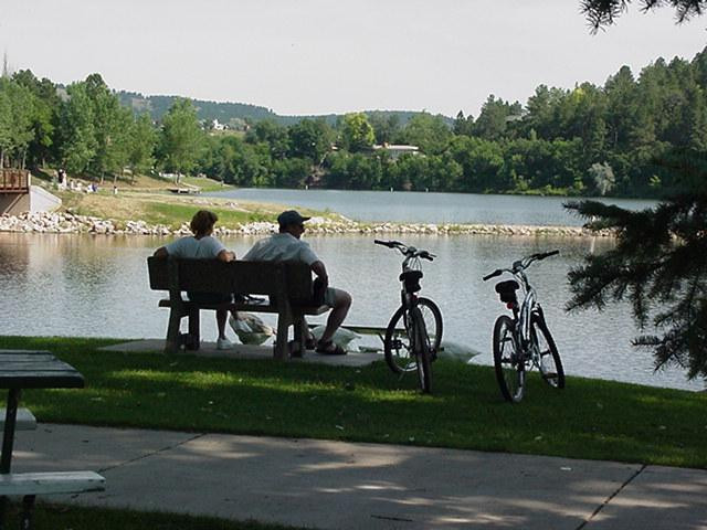 Lake Park Campground and Cottages