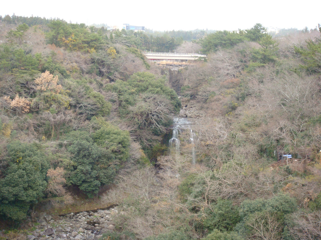 天地渊瀑布-西归浦市必去景点