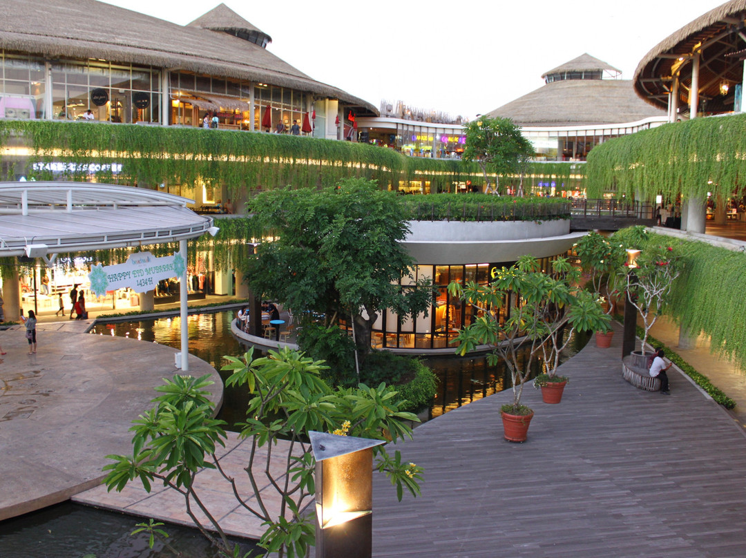 海滩漫步购物中心-库塔必去景点