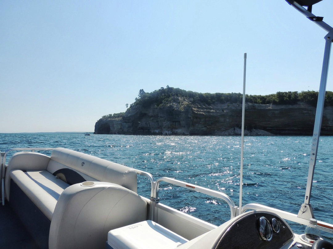 Superior Pontoon Rentals-Day Rentals-缪尼辛必去景点