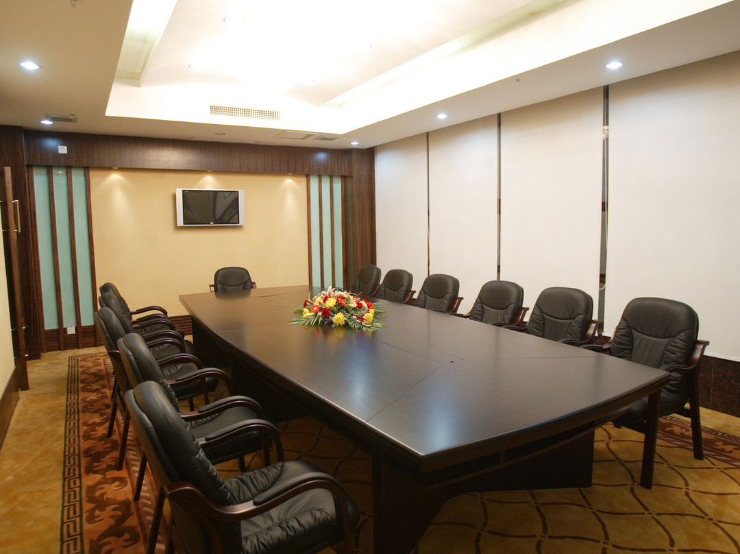 美伦大饭店主图