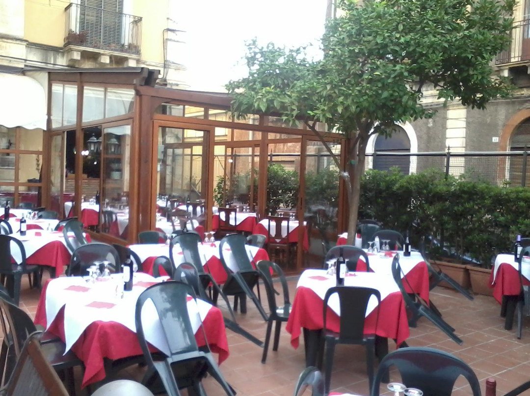 Pizzeria A Casa D'Amici Di Giuffrida Antonino