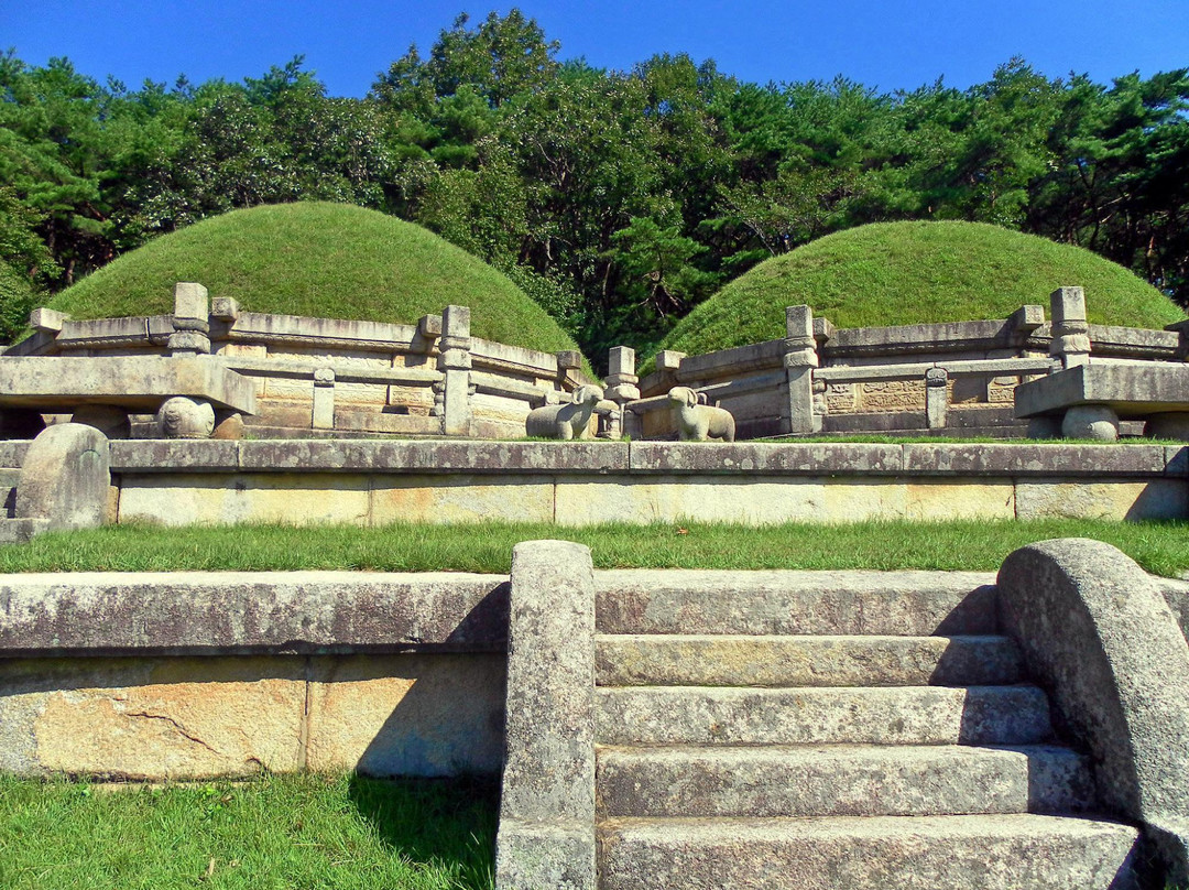 Tomb of King Kongmin-Kaesong必去景点