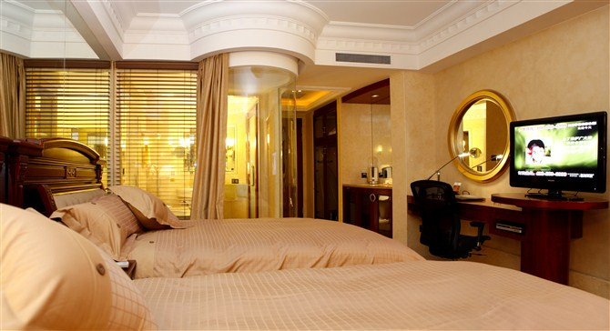 白金汉爵大酒店主图