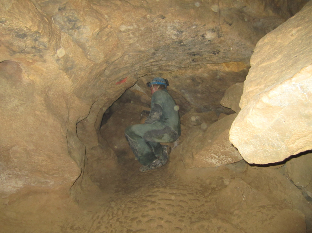 Caving Under Budapest-布达佩斯必去景点