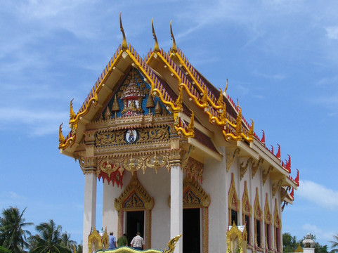 肉身舍利寺-苏梅岛必去景点