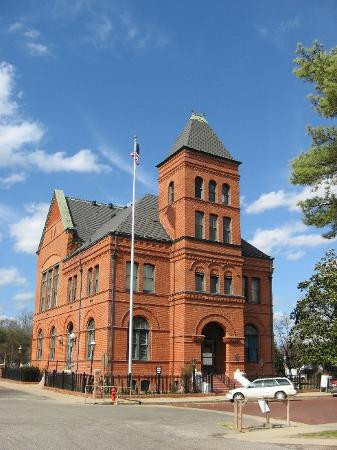 Linden酒店住宿-Captain's Castle and Carriage House Inn