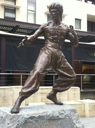 Bruce Lee Statue景点图片