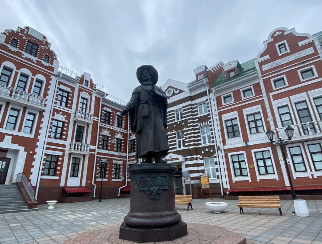 Monument to Rembrandt-Yoshkar-Ola必去景点