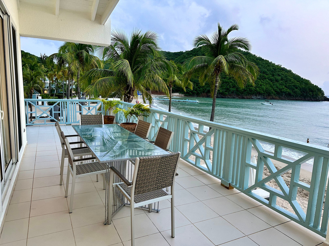 卡莱尔湾酒店主图