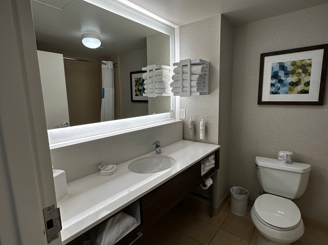 Hampton Inn & Suites Plattsburgh主图