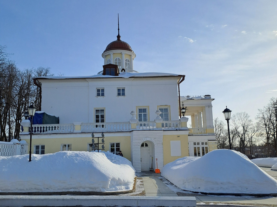 Staro-Nikolskoye Manor景点图片