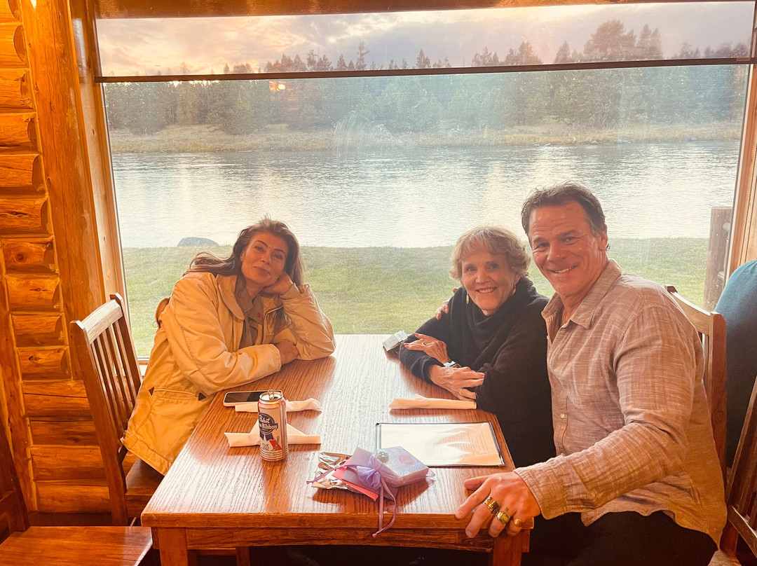 Angler's Lodge主图