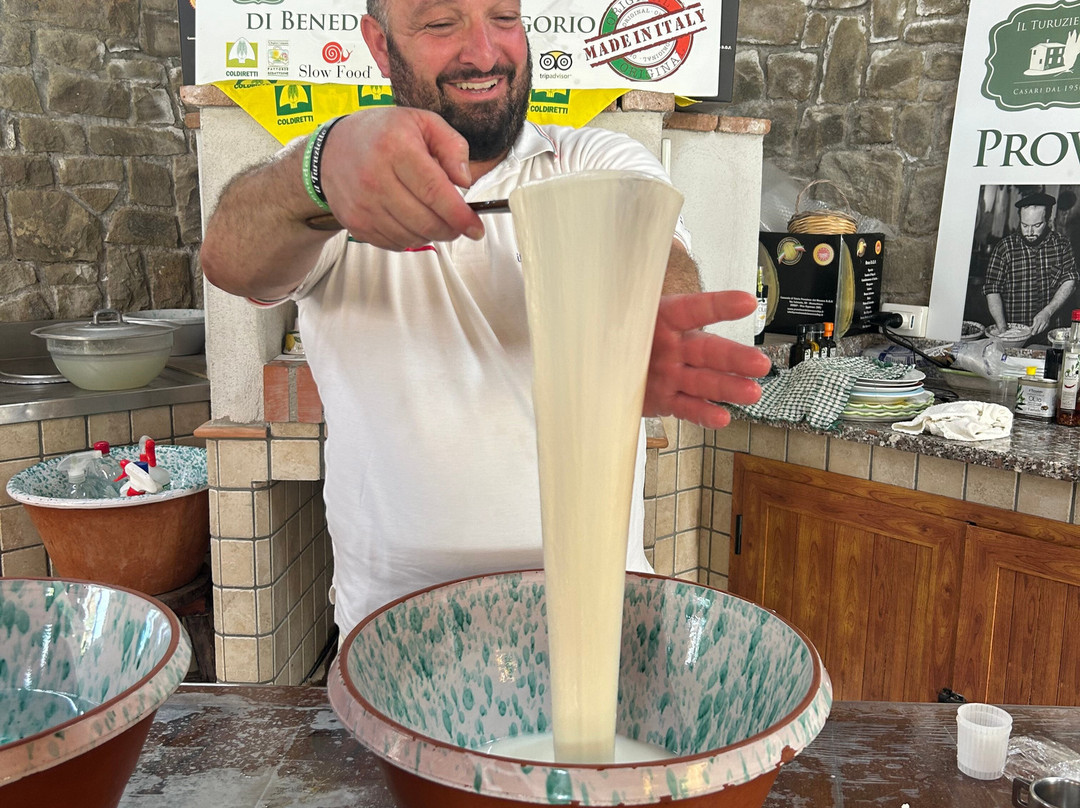 Tour Enogastronomico Schiazzano e Tradizioni-马萨卢布伦塞必去景点
