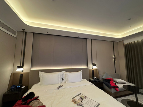 郑州高新皇冠假日酒店主图