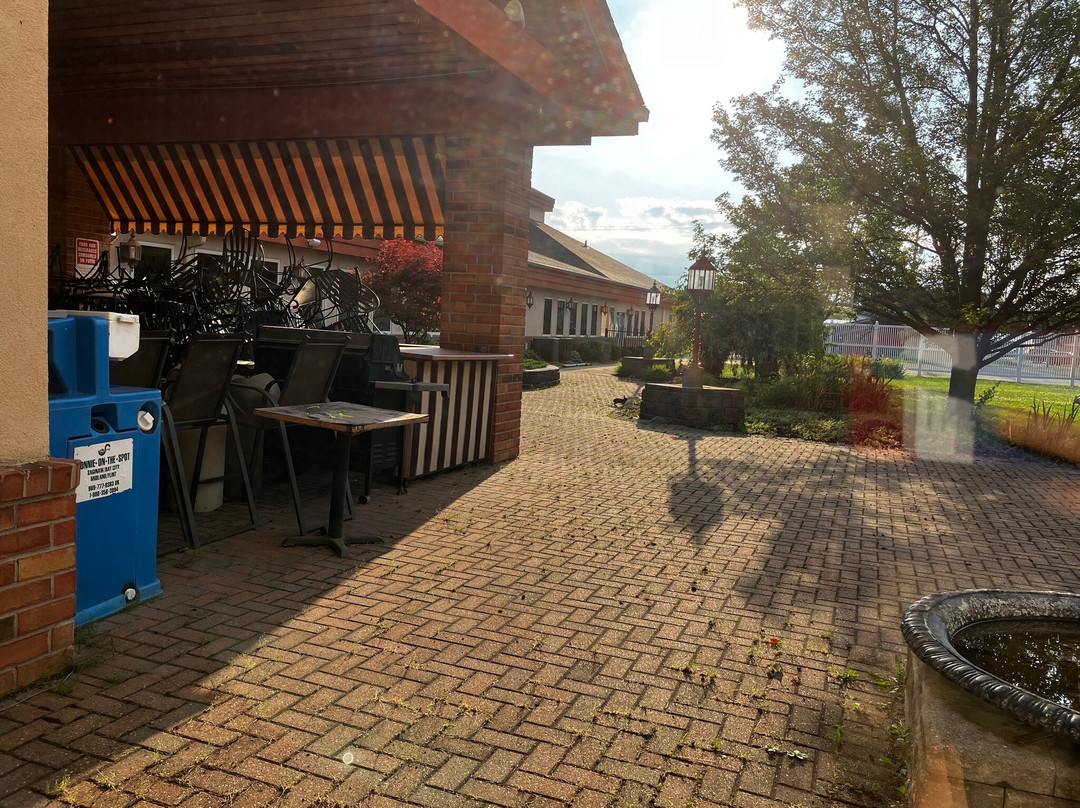 Ramada by Wyndham Hotel & Suites Saginaw主图