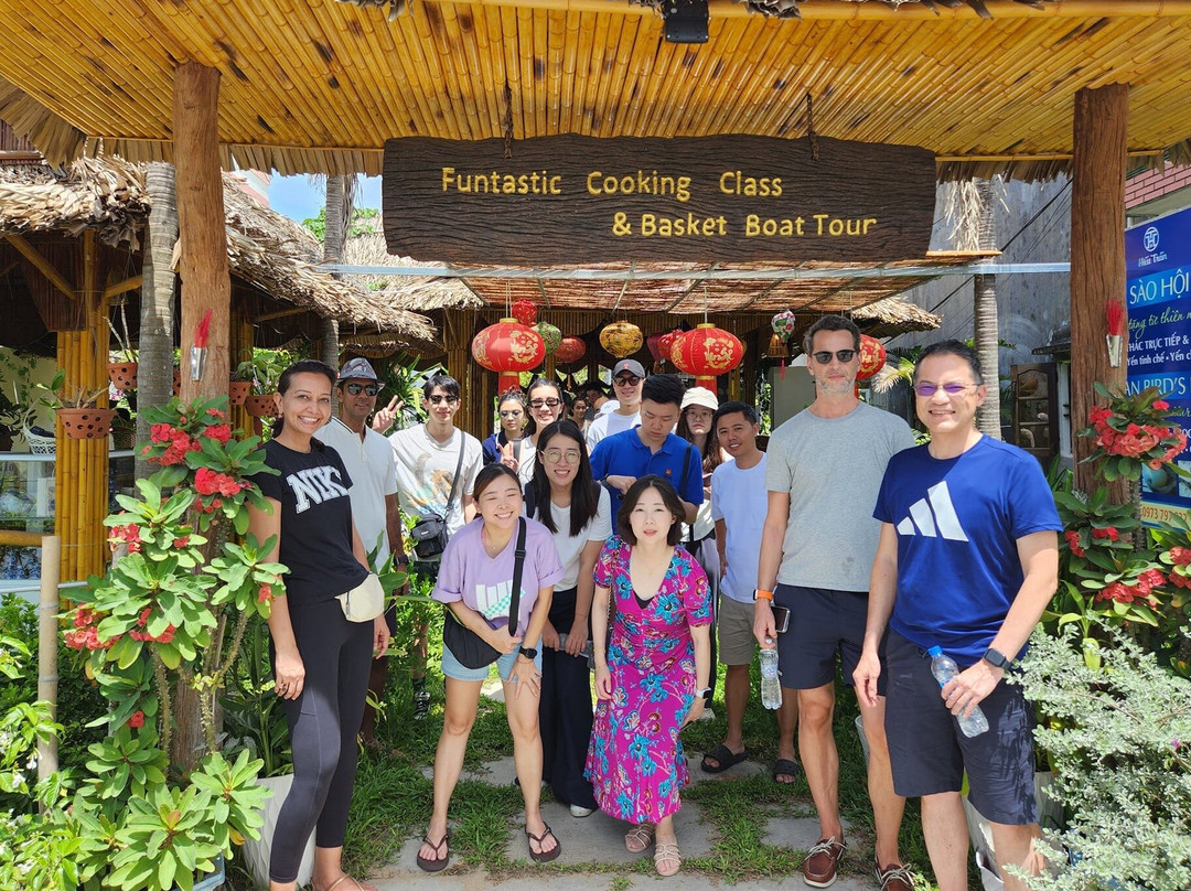 Funtastic Basket Boat Tours & Cooking Class
