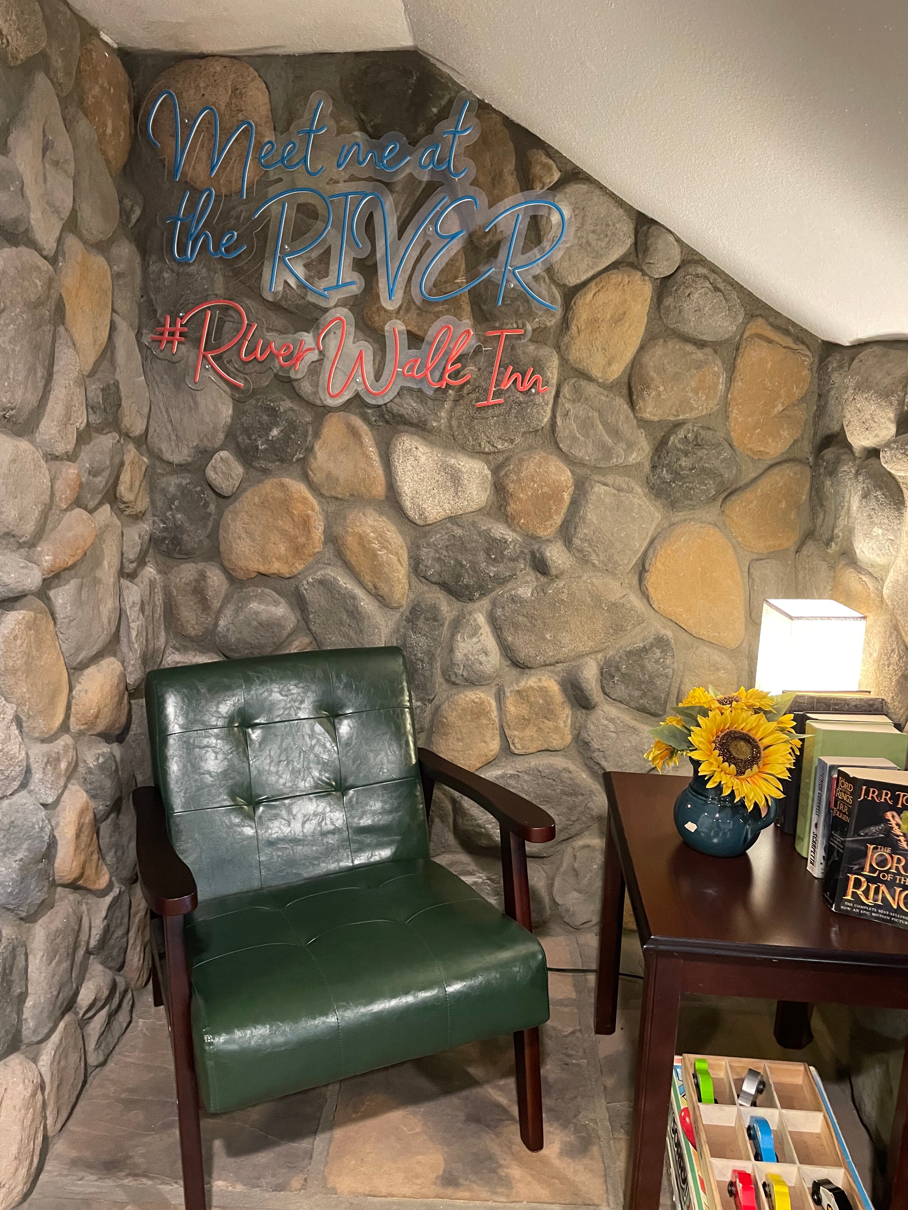 RiverWalk Inn-官方