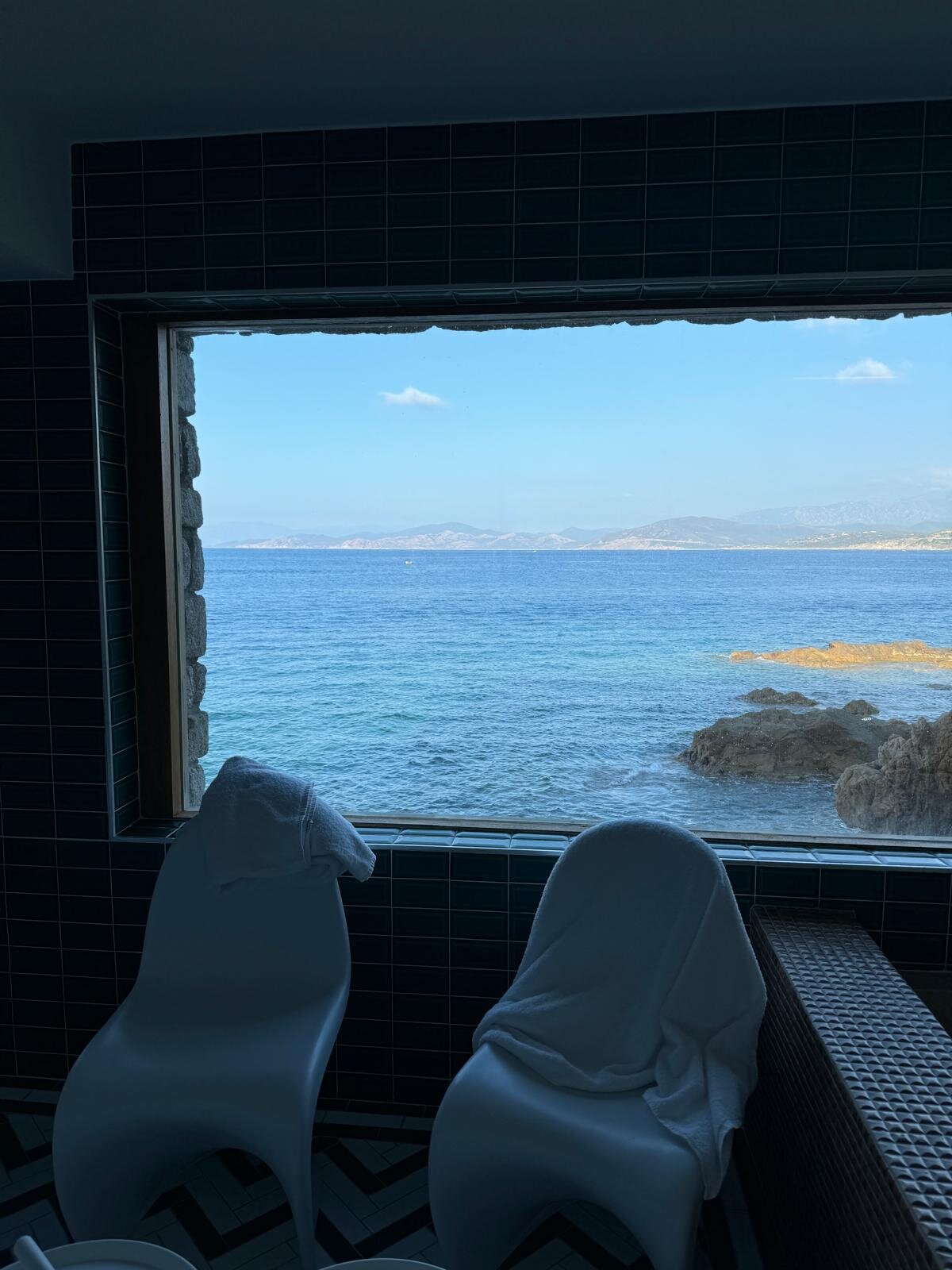 Hotel Restaurant La Pietra-泳池