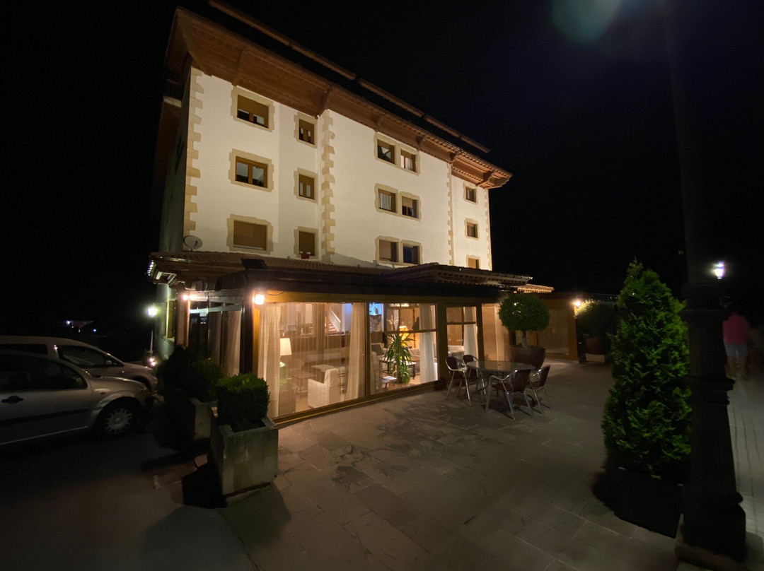 Picos de Valdecoro Hotel主图