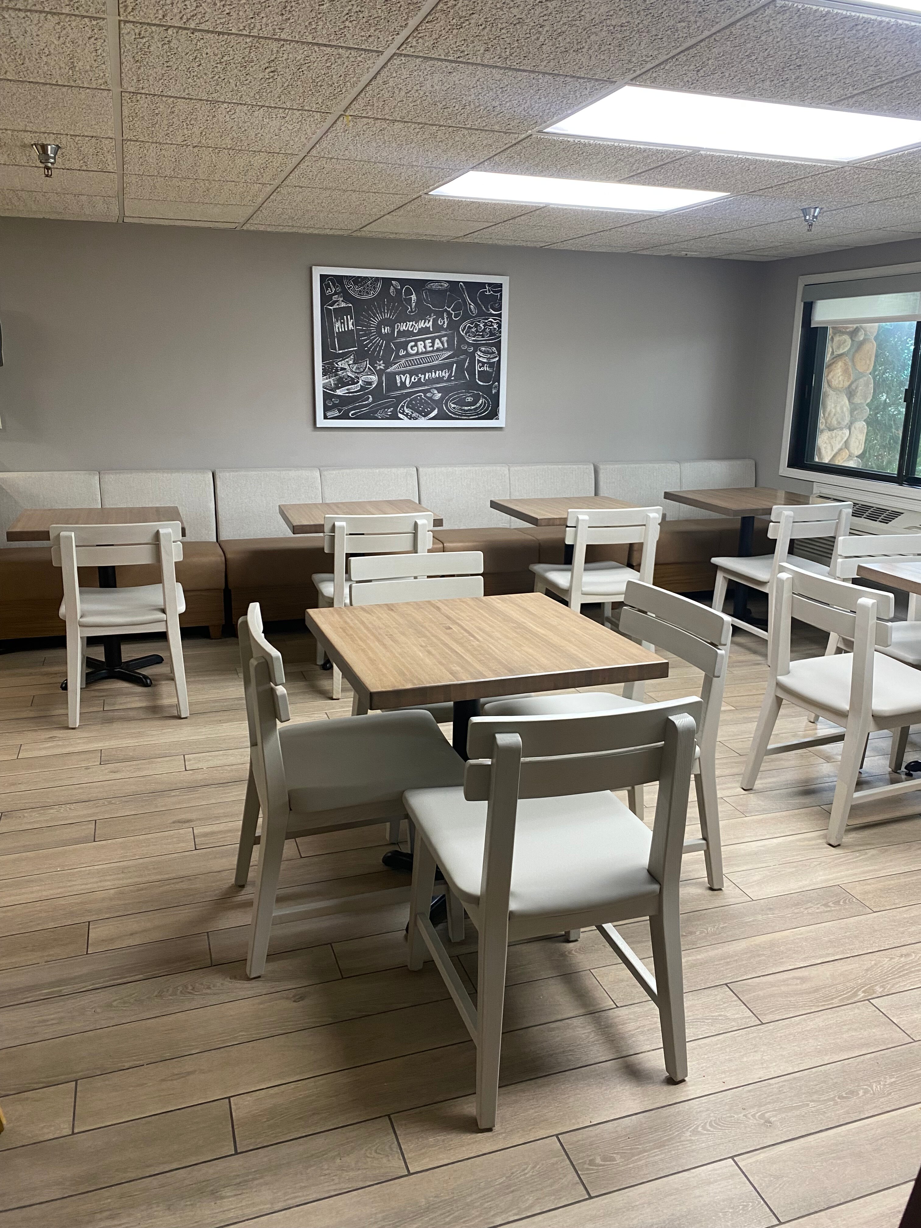 AmericInn by Wyndham Baudette-餐饮