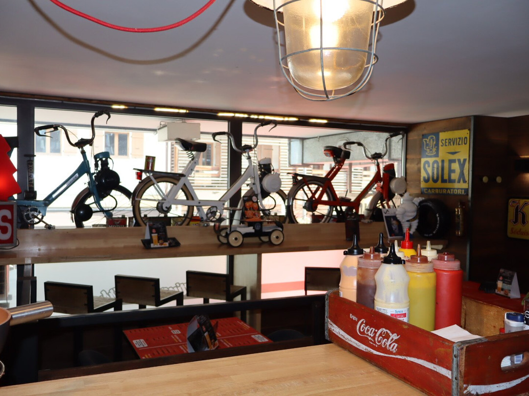 La Maison Des Burgers Vintage