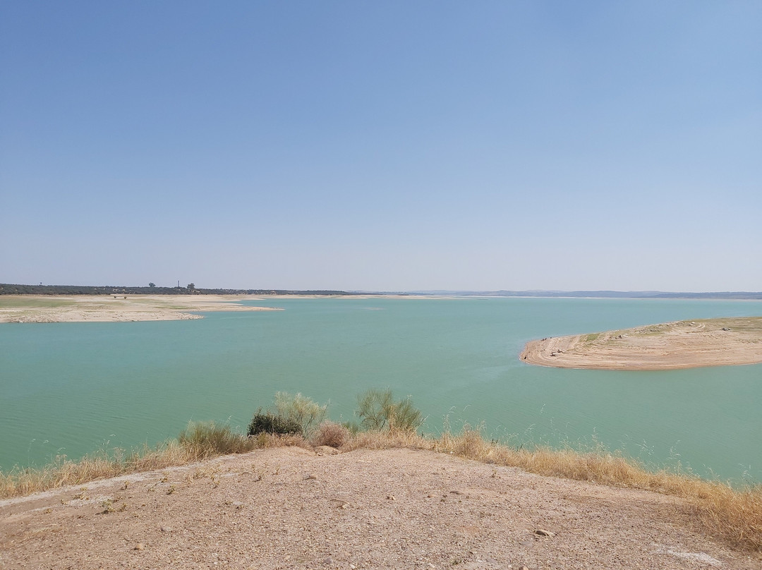 Embalse de Valdecanas景点图片