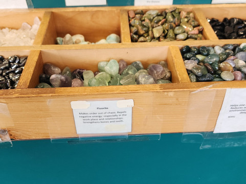 Crystalis Treasures-赫恩登必去景点