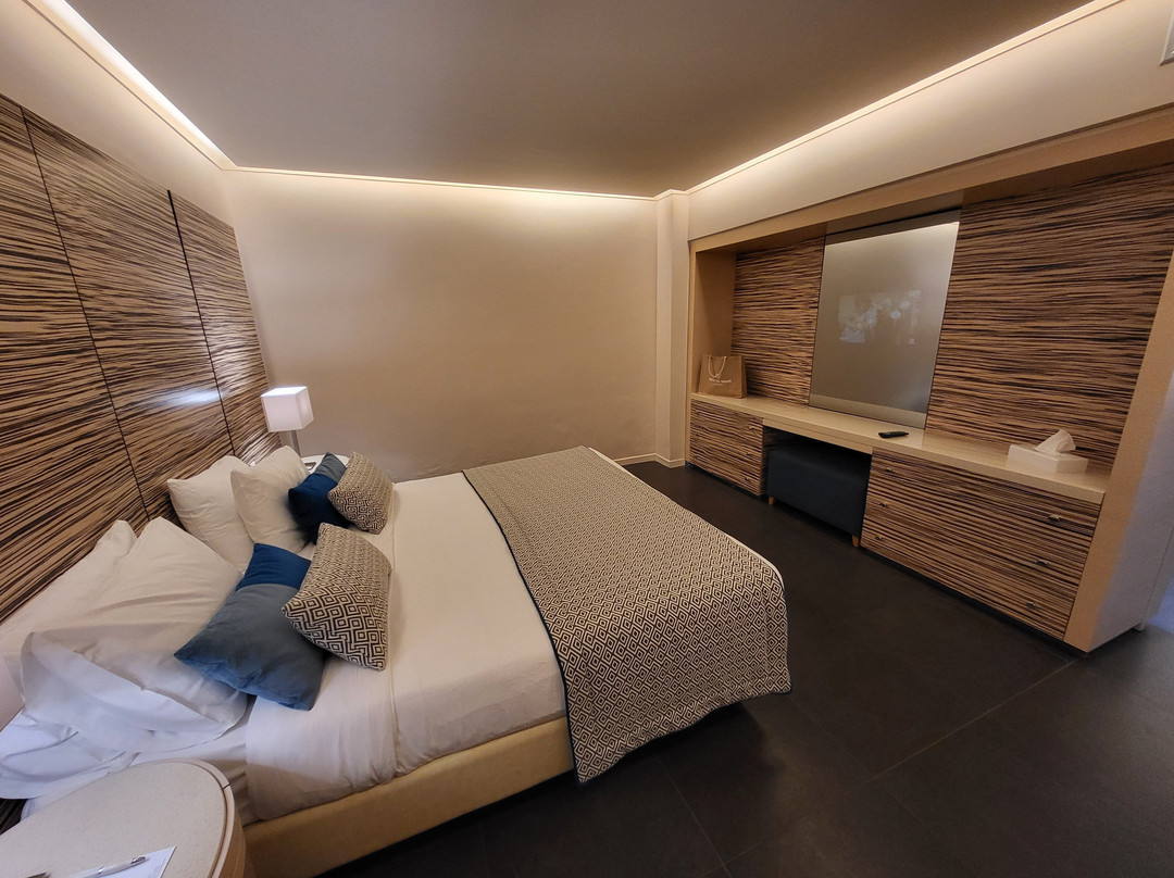 Eden Roc Hotel主图