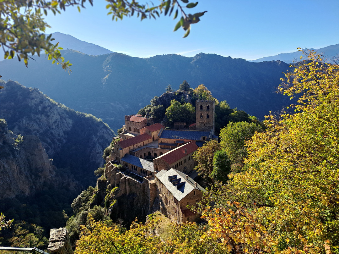 Abadia De Sant Martí Del Canigó景点图片