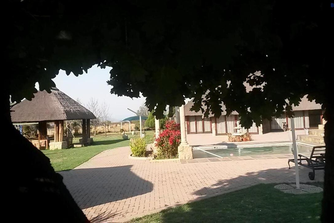 Stone Hounds Lodge