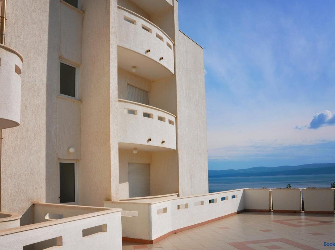 Sunrise Apartments And Studio Apartments
